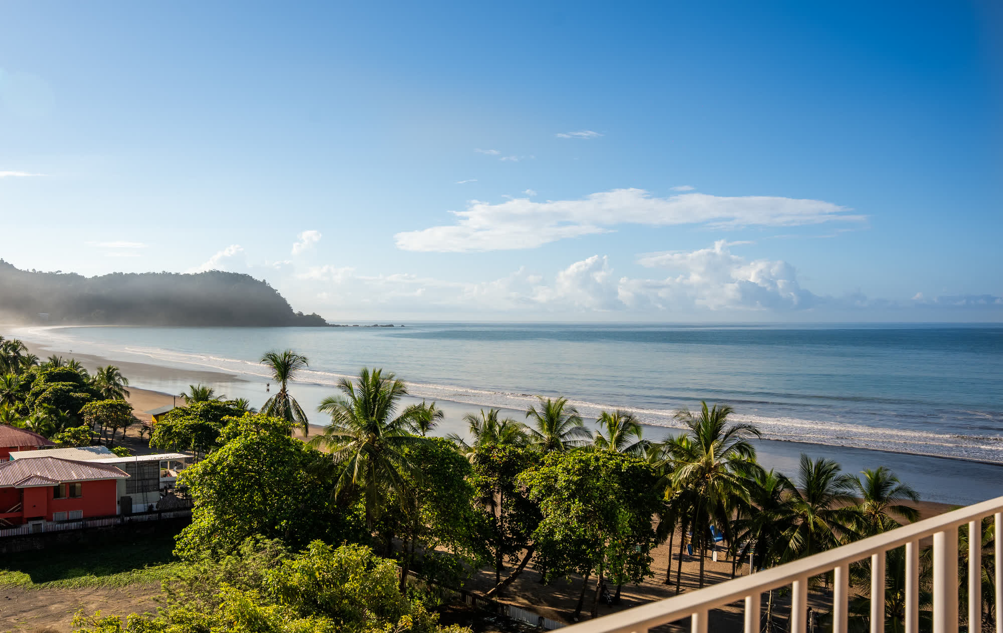 Vista panorámica de la playa y la costa